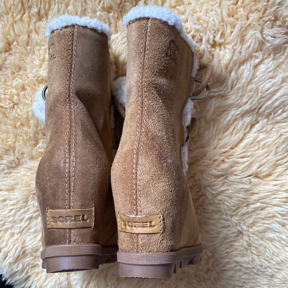 Like new Sorels - Picture 9 of 11